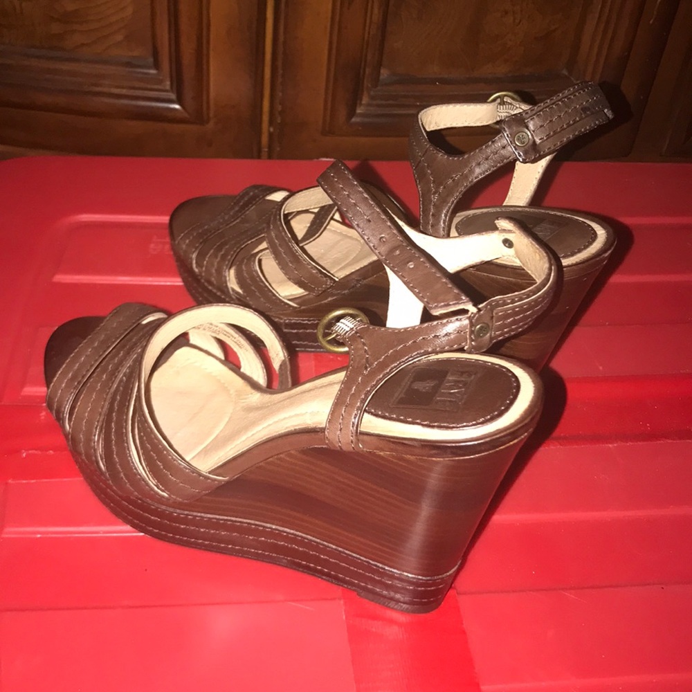 Shoes - Picture 2 of 4